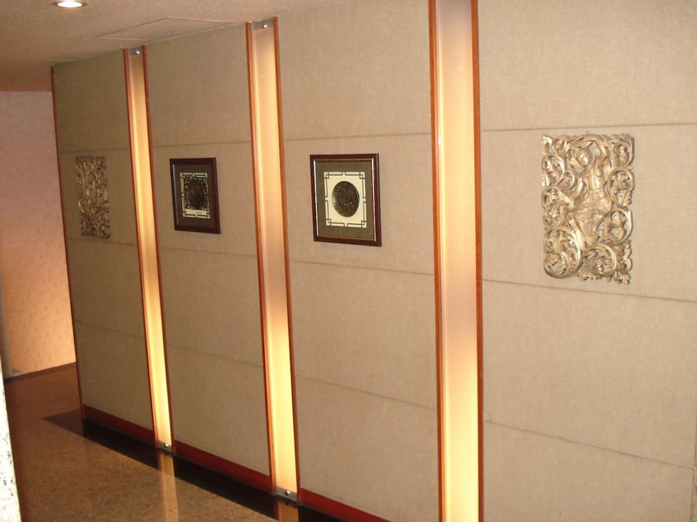 Фото Attic Hotel