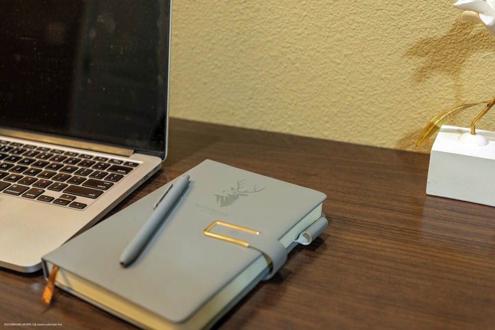 Фото The Bungalows Hotel & Event Center