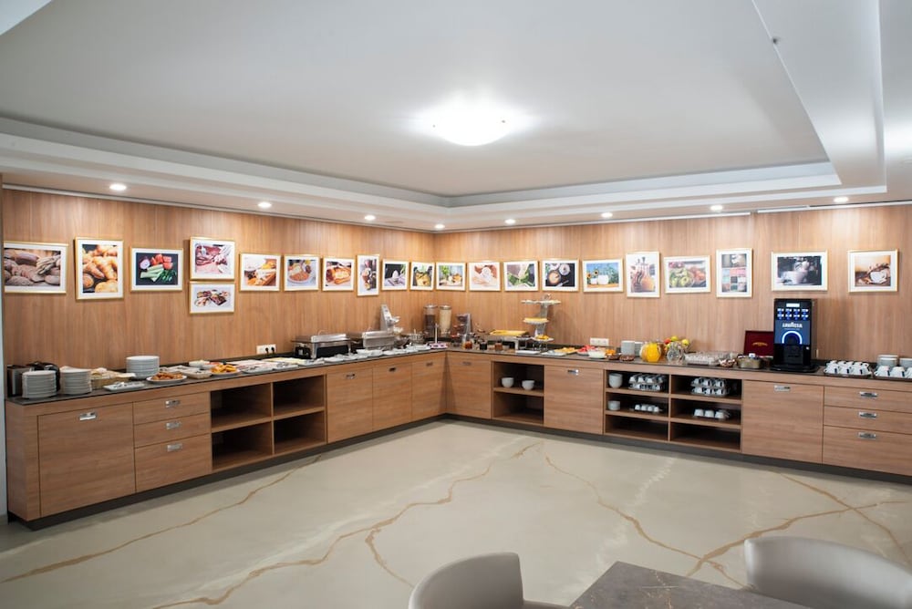 Фото Legends Hotel Sofia