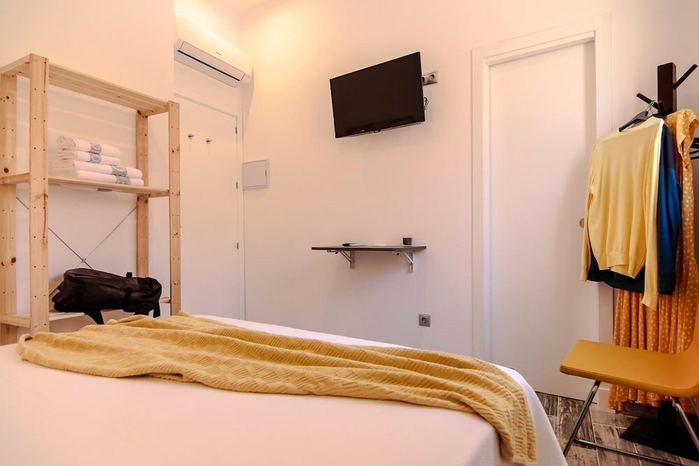 Фото The 8 Rooms House