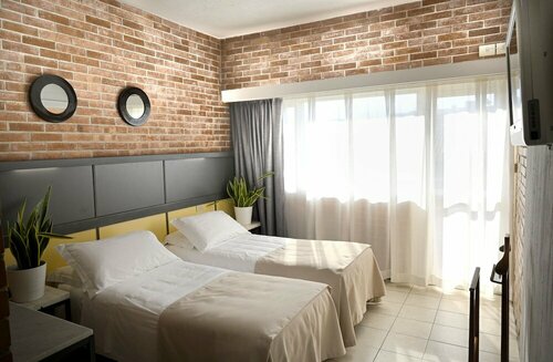 Внешний вид отеля Hotel Marina в Массе, фото 2