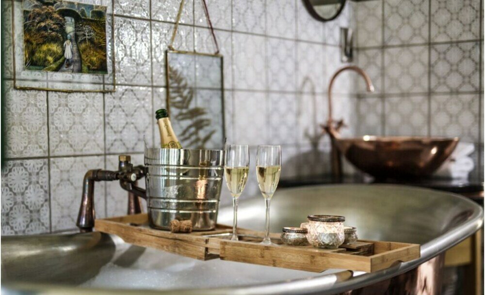 Фото The Hand & Spear