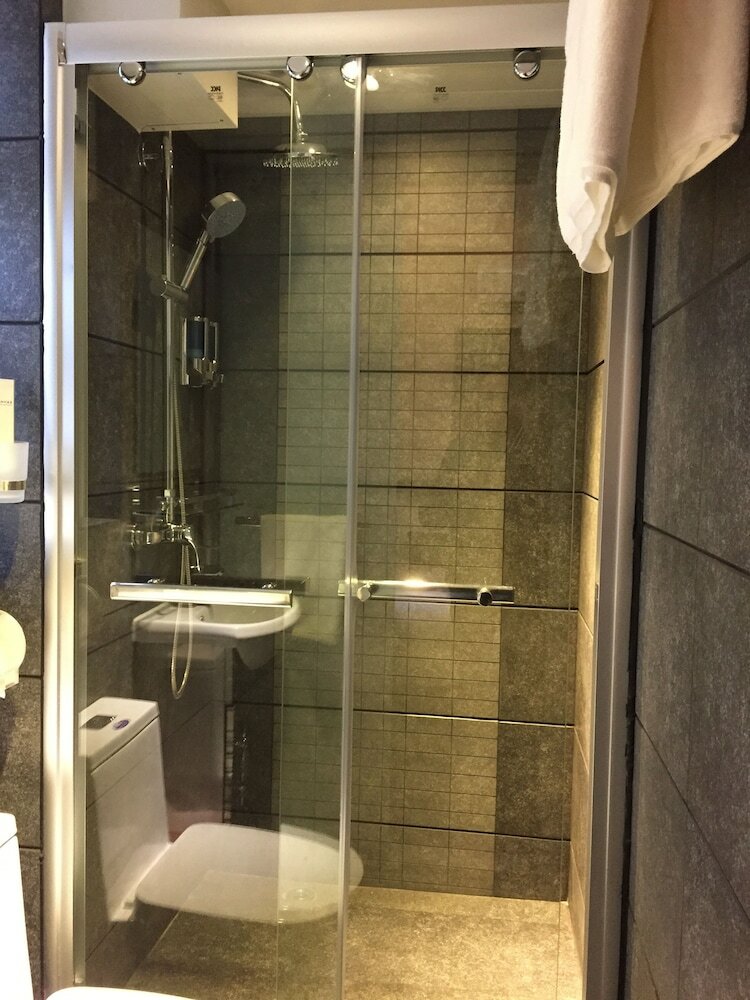 Фото Seasons Hotel - Causeway Bay