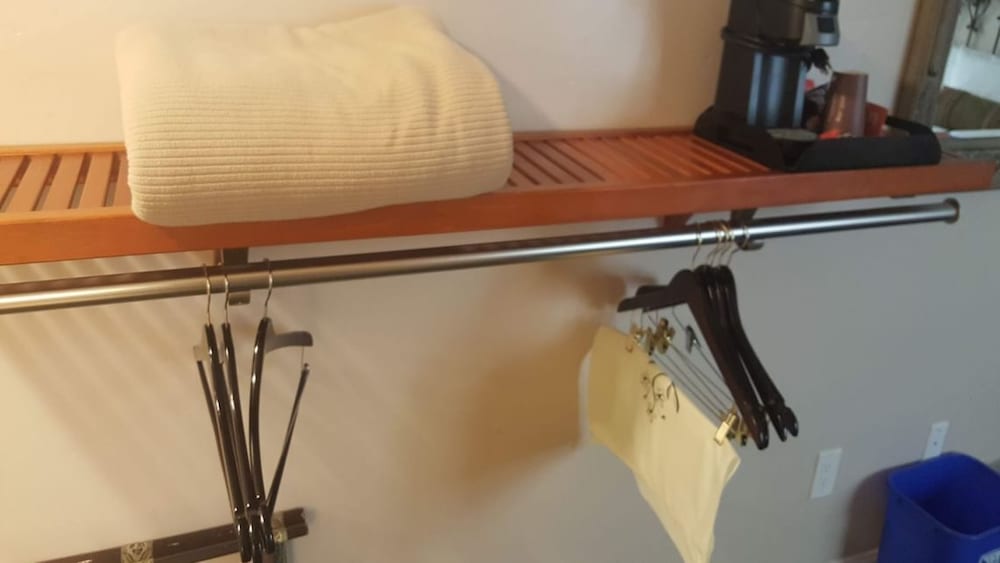 Фото The Monterey Hotel