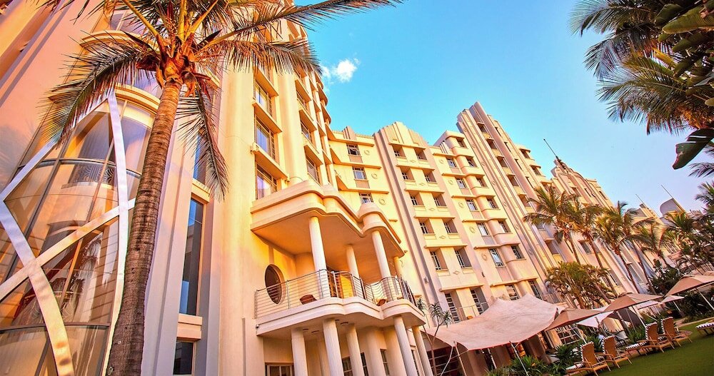 Фото Suncoast Hotel & Towers 