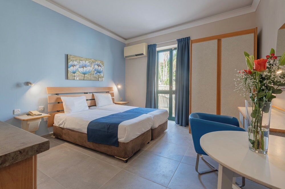 Фото Porto Azzurro Aparthotel