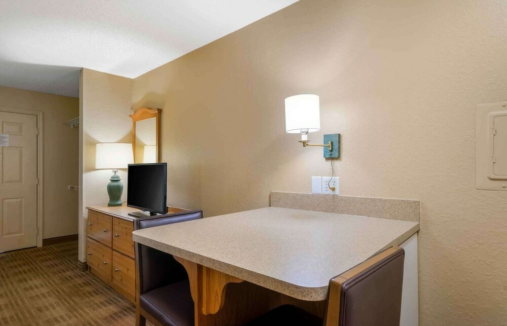 Фото Extended Stay America Suites Clearwater Carillon Park