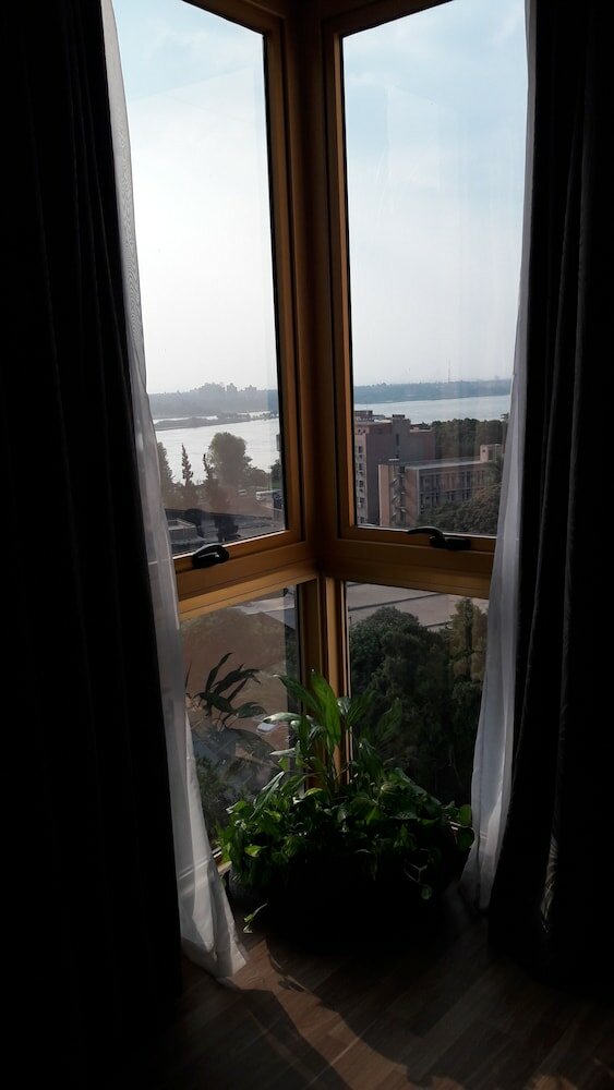 Фото Maadi Hotel