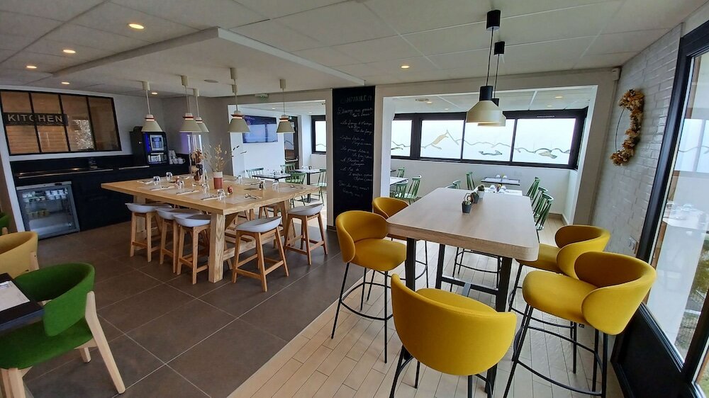 Фото Hotel Campanile Clermont Ferrand Le Brezet