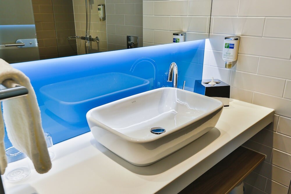 Фото Holiday Inn Express Karlsruhe - City Park, an Ihg Hotel