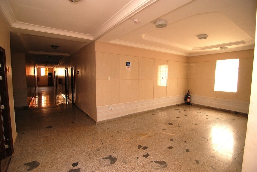 Фото Lapour Hotels Ltd