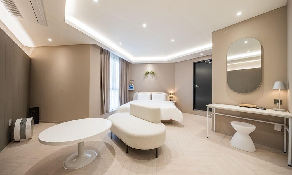 Фото Brown Dot Hotel Masan