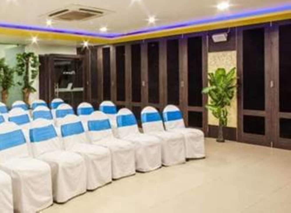 Фото Hotel Tulsi Exotic