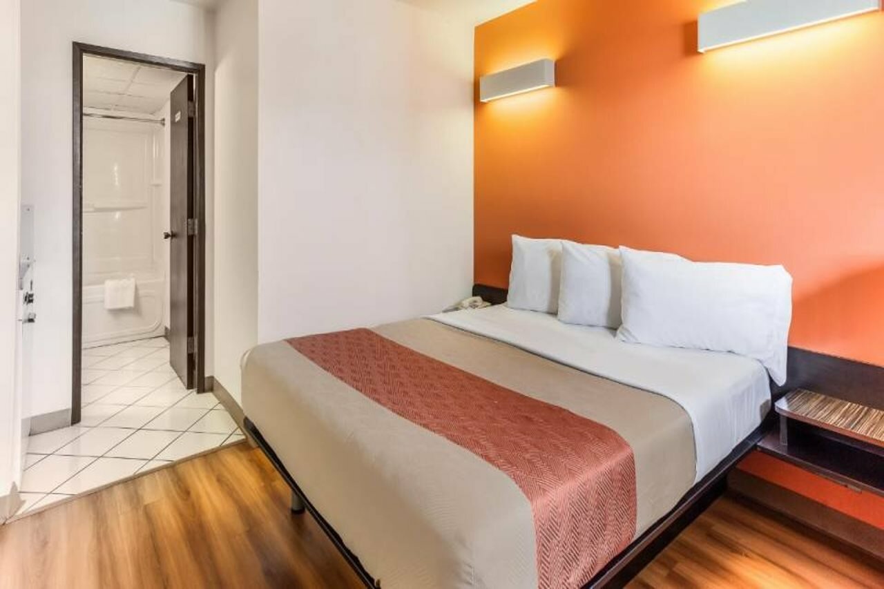 Фото Motel 6 Lethbridge