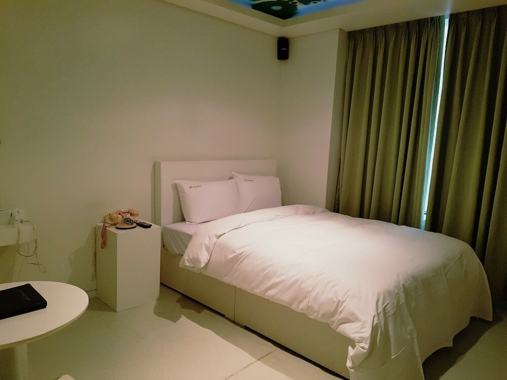 Фото Dong Seoul Hotel