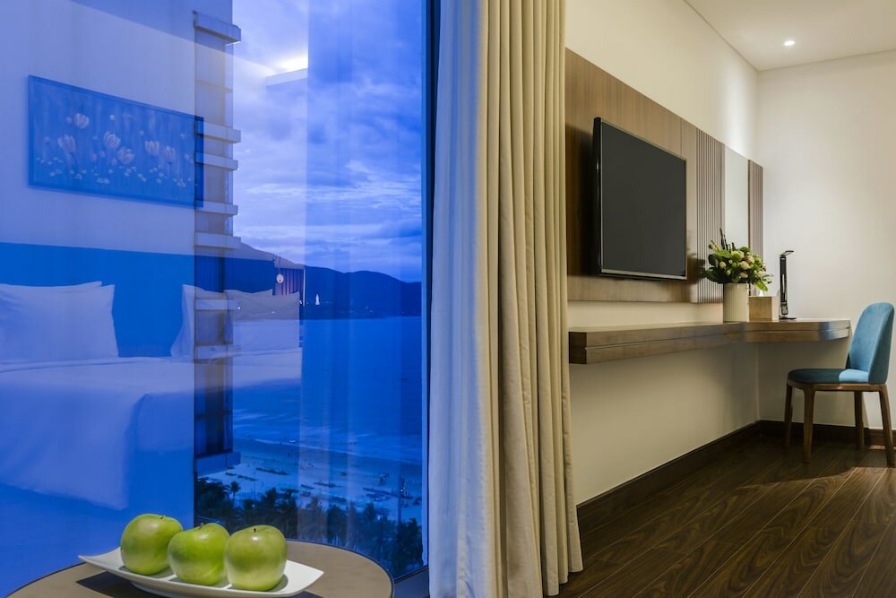 Фото Maximilan Beach Hotel