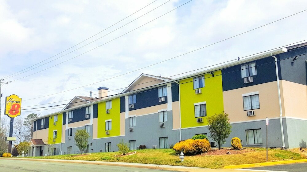 Фото Super 8 by Wyndham Richmond/Broad Street