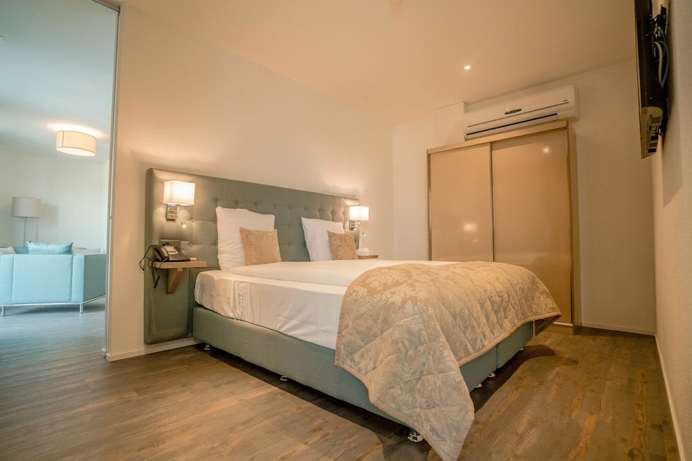 Фото Hotel Swiss Star