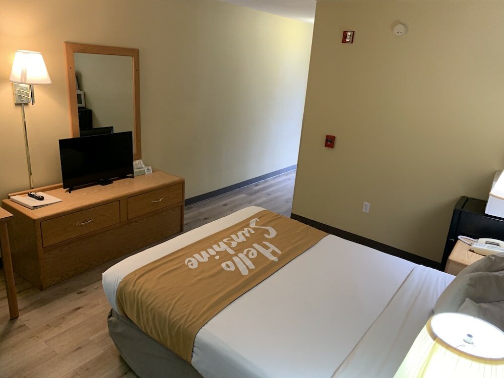 Фото Days Inn by Wyndham Ocean Shores