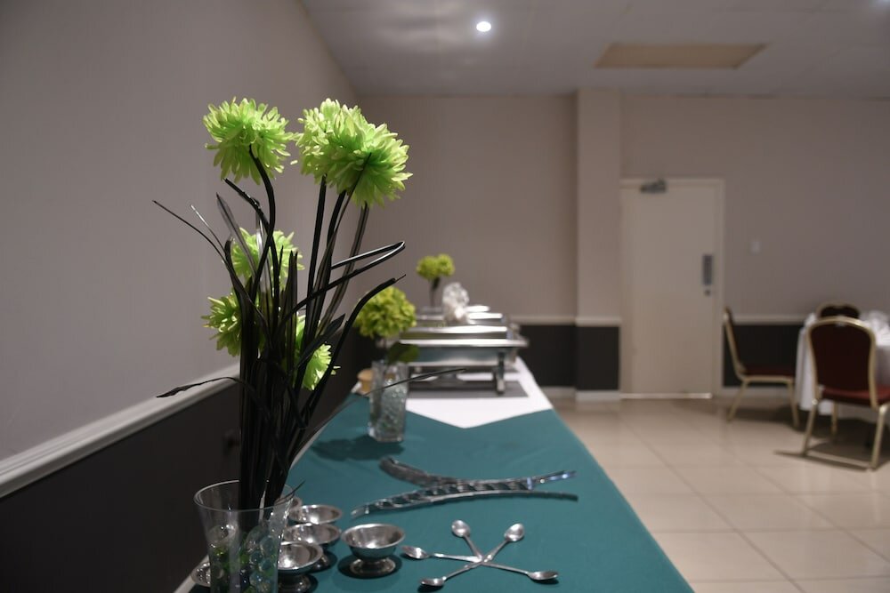 Фото Cascadia Hotel Conference Center