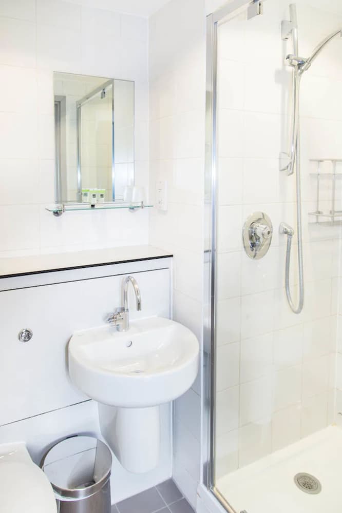 Фото Goodenough College