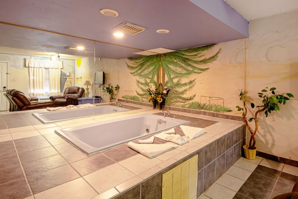 Фото Economy Inn & Suites