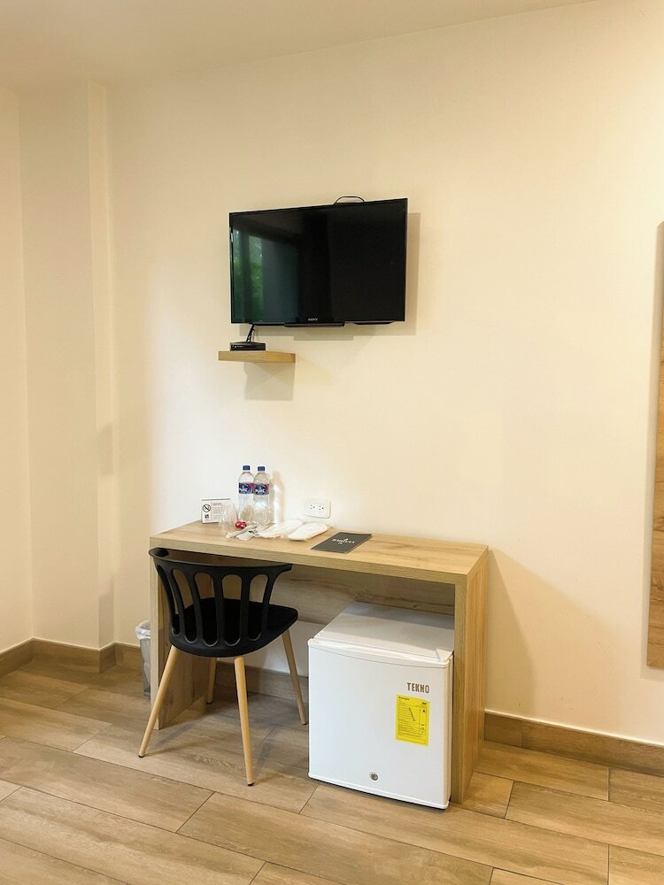 Фото The Park Hotel