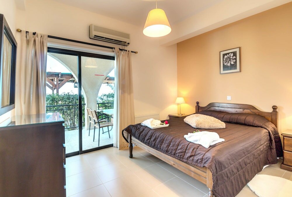 Фото Hill View Restaurant & Apartments