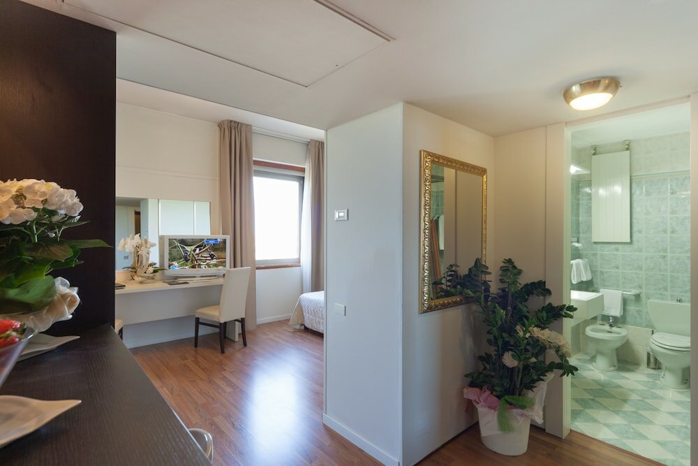 Фото Suite Hotel Elite