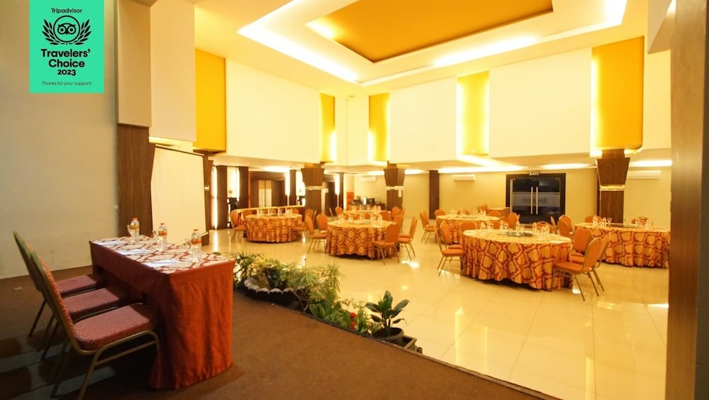 Фото Hotel Dafam Cilacap