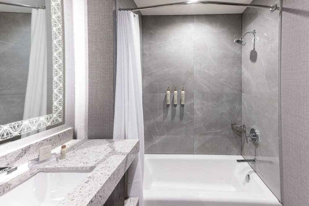 Фото Renaissance Oklahoma City Downtown Bricktown Hotel