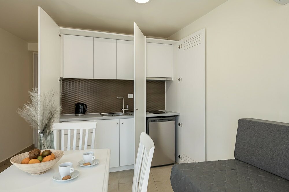 Фото Athina Suites Platanias