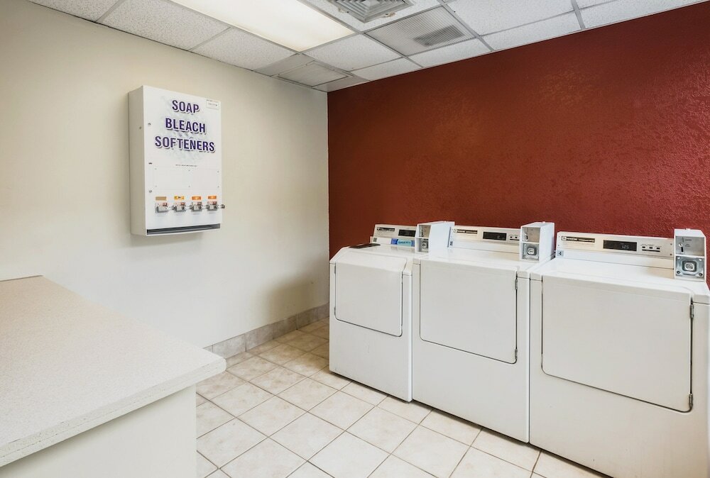 Фото Red Roof Inn Plus+ South Deerfield – Amherst