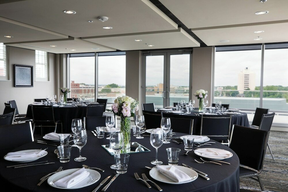 Фото Ambassador Hotel Oklahoma City, Autograph Collection