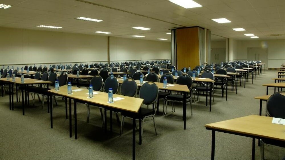 Фото Hotel Savoy and Conference Centre