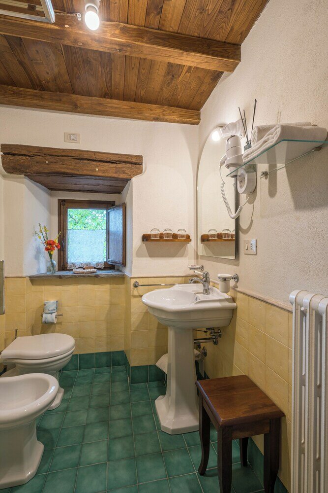 Фото Borgotufi Albergo Diffuso