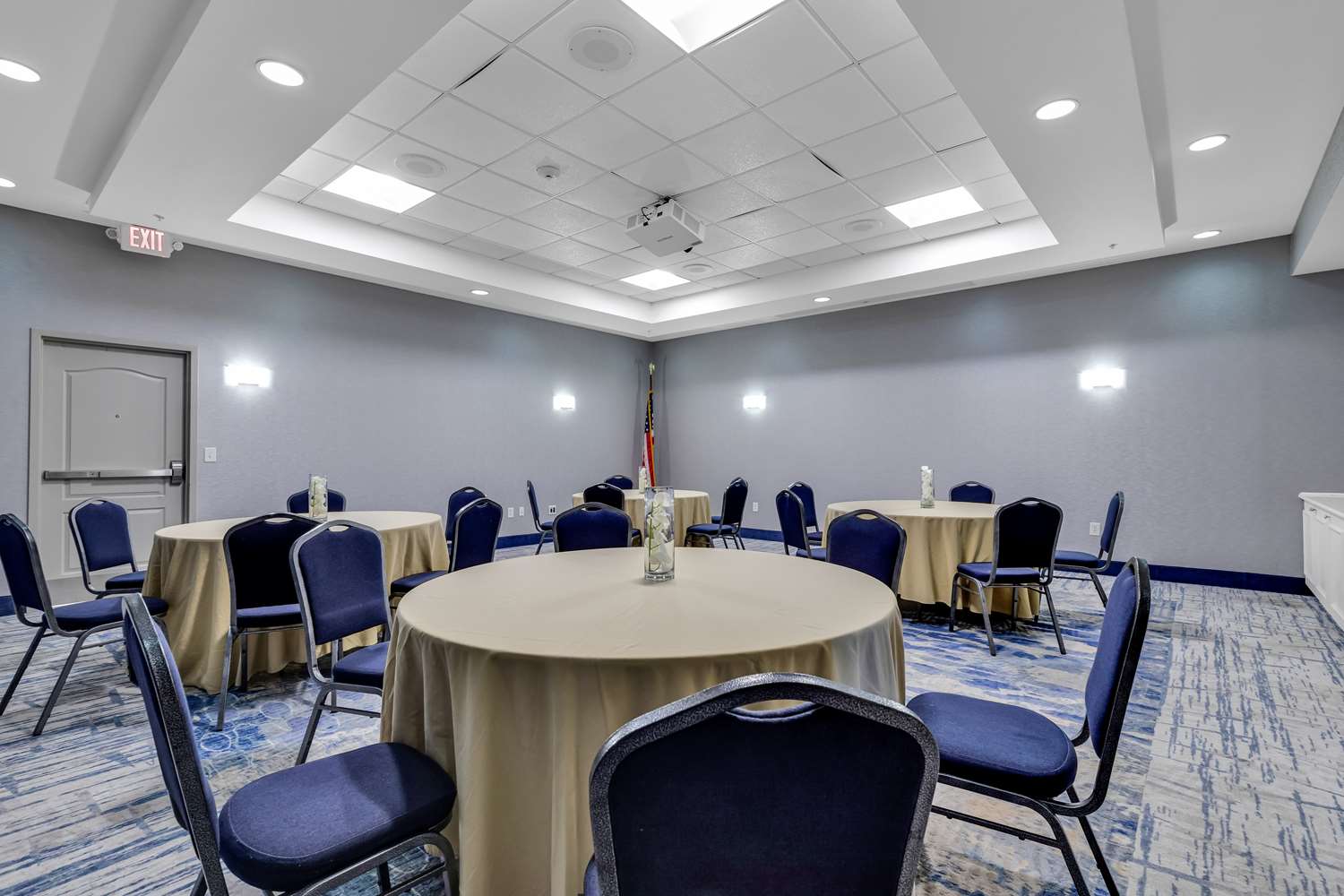 Фото Hilton Garden Inn Myrtle Beach/Coastal Grand Mall