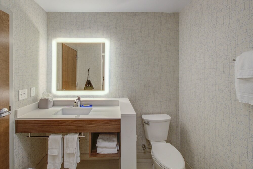 Фото Holiday Inn Express Fort Walton Beach Central, an Ihg Hotel