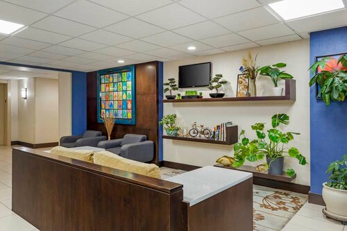 Внешний вид отеля Best Western Plus Berkshire Hills Inn & Suites в Питсфилде, фото 5