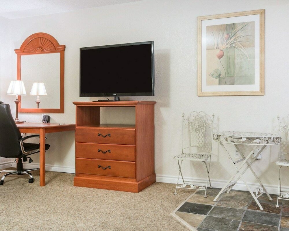 Фото Quality Inn Massena