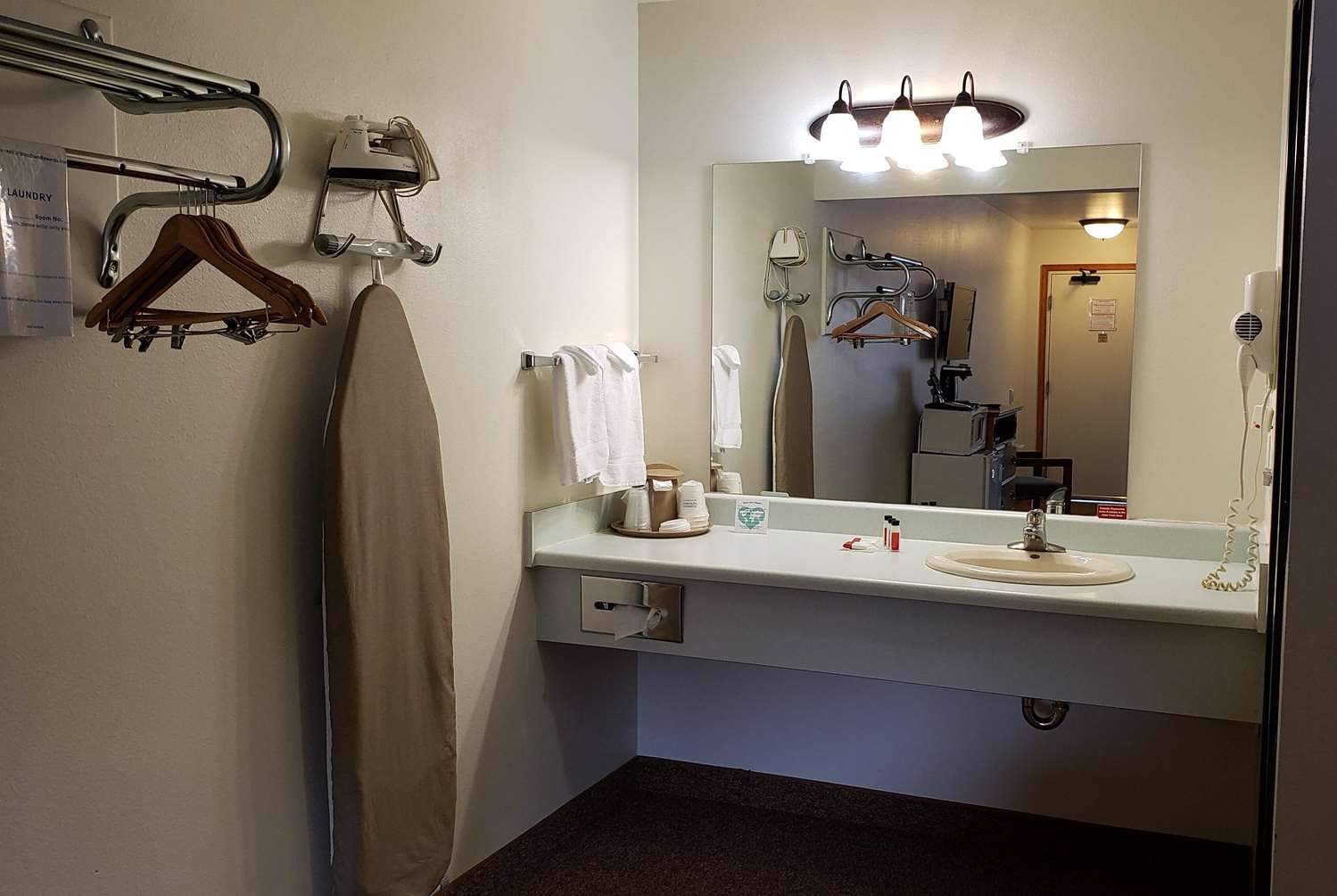 Фото Travelodge Inn & Suites by Wyndham Deadwood