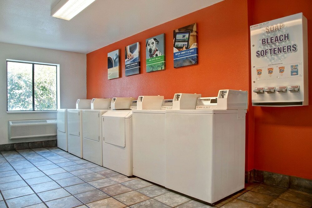 Фото Motel 6 Gilroy, Ca