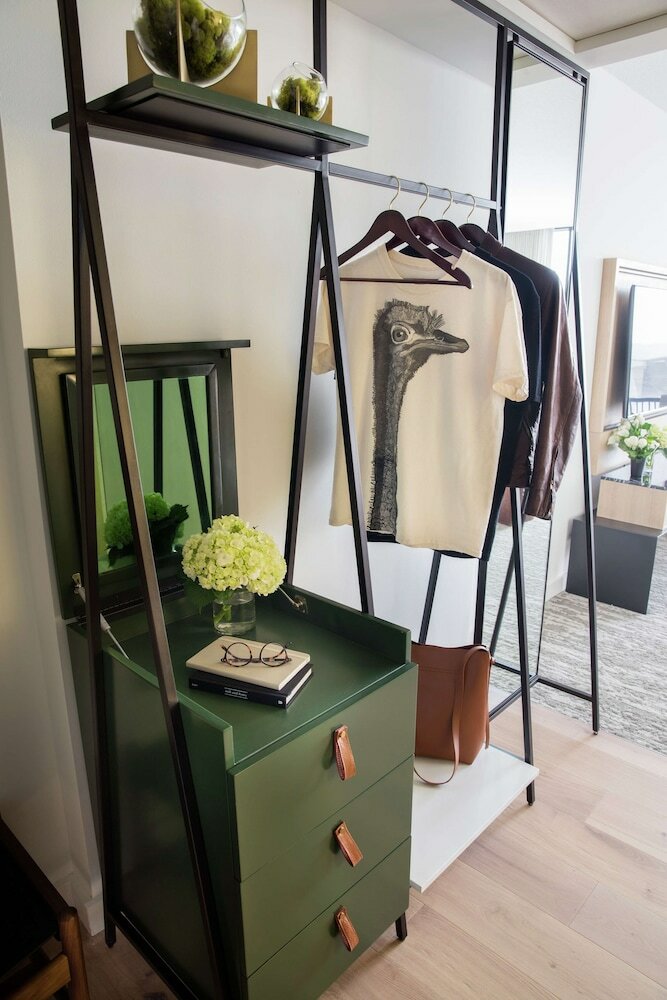 Фото C. Baldwin, Curio Collection by Hilton