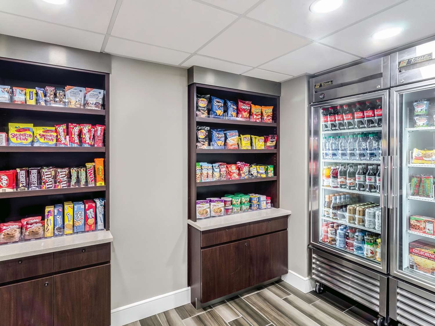 Фото La Quinta Inn & Suites by Wyndham Myrtle Beach - N Kings Hwy