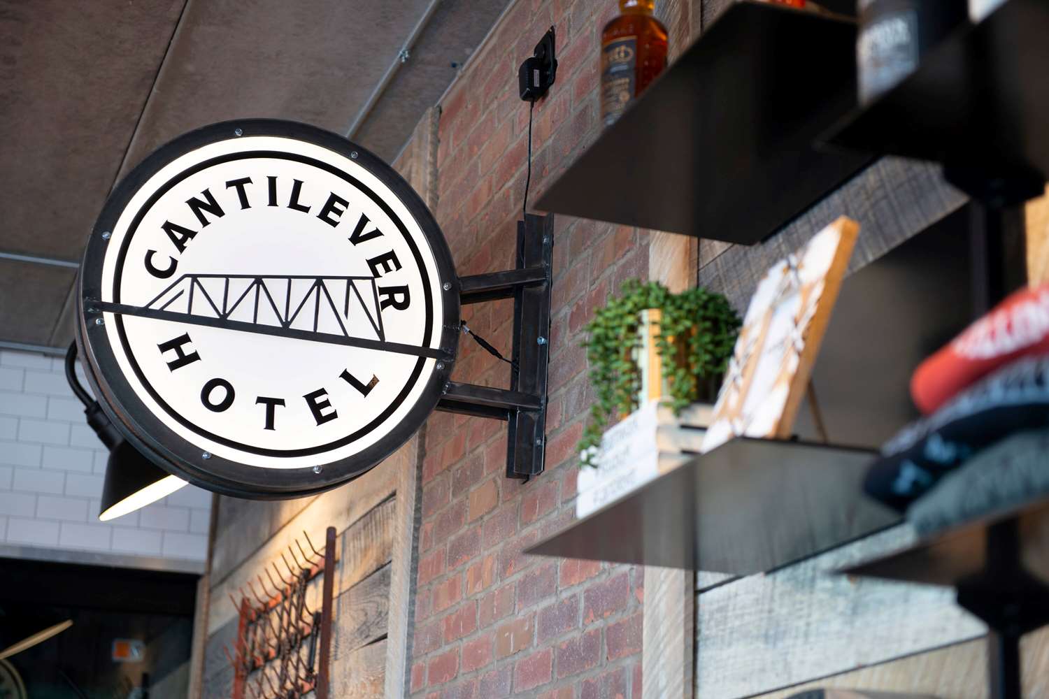 Фото Cantilever Hotel, Trademark Collection by Wyndham