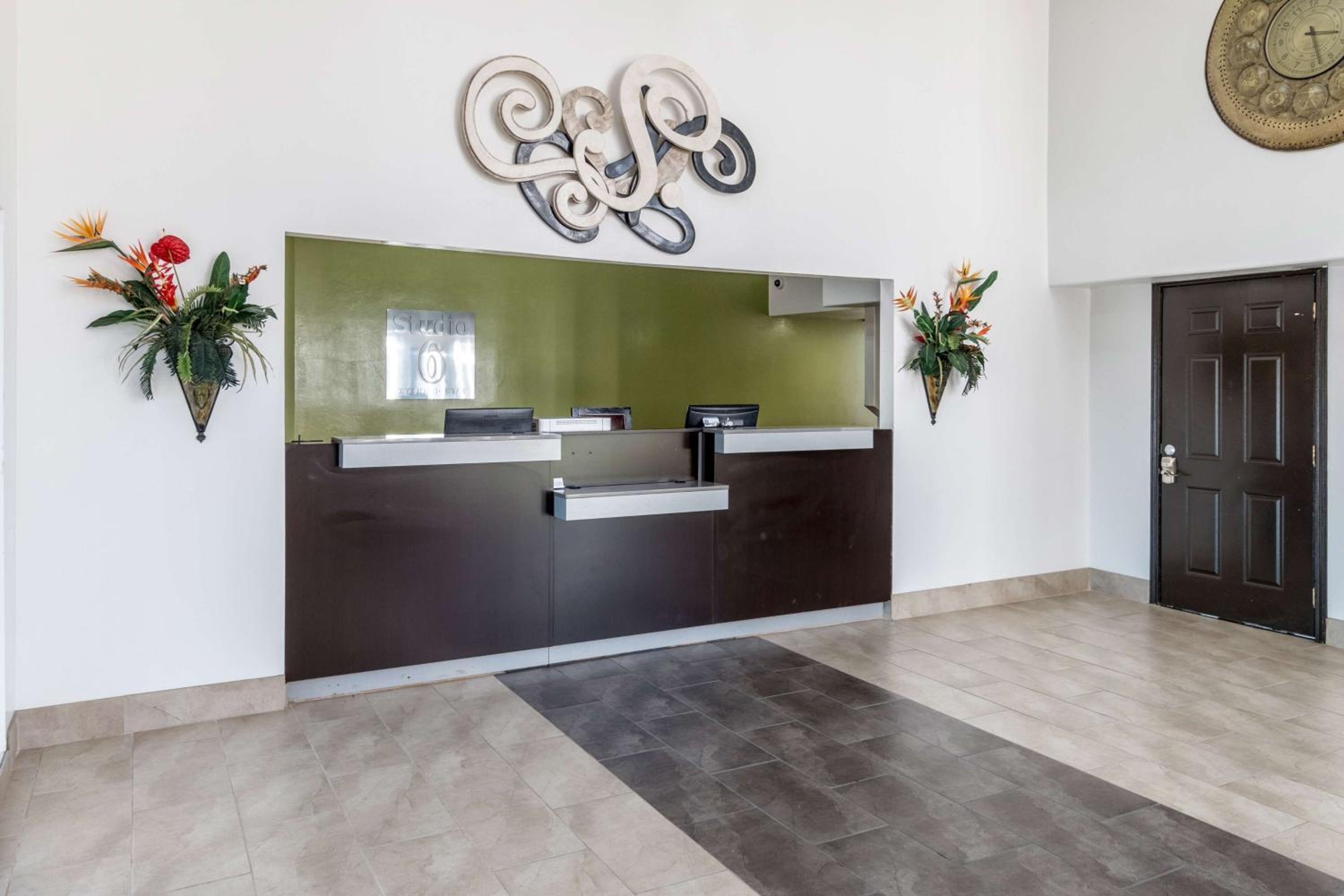 Фото Studio 6 Arlington, Tx