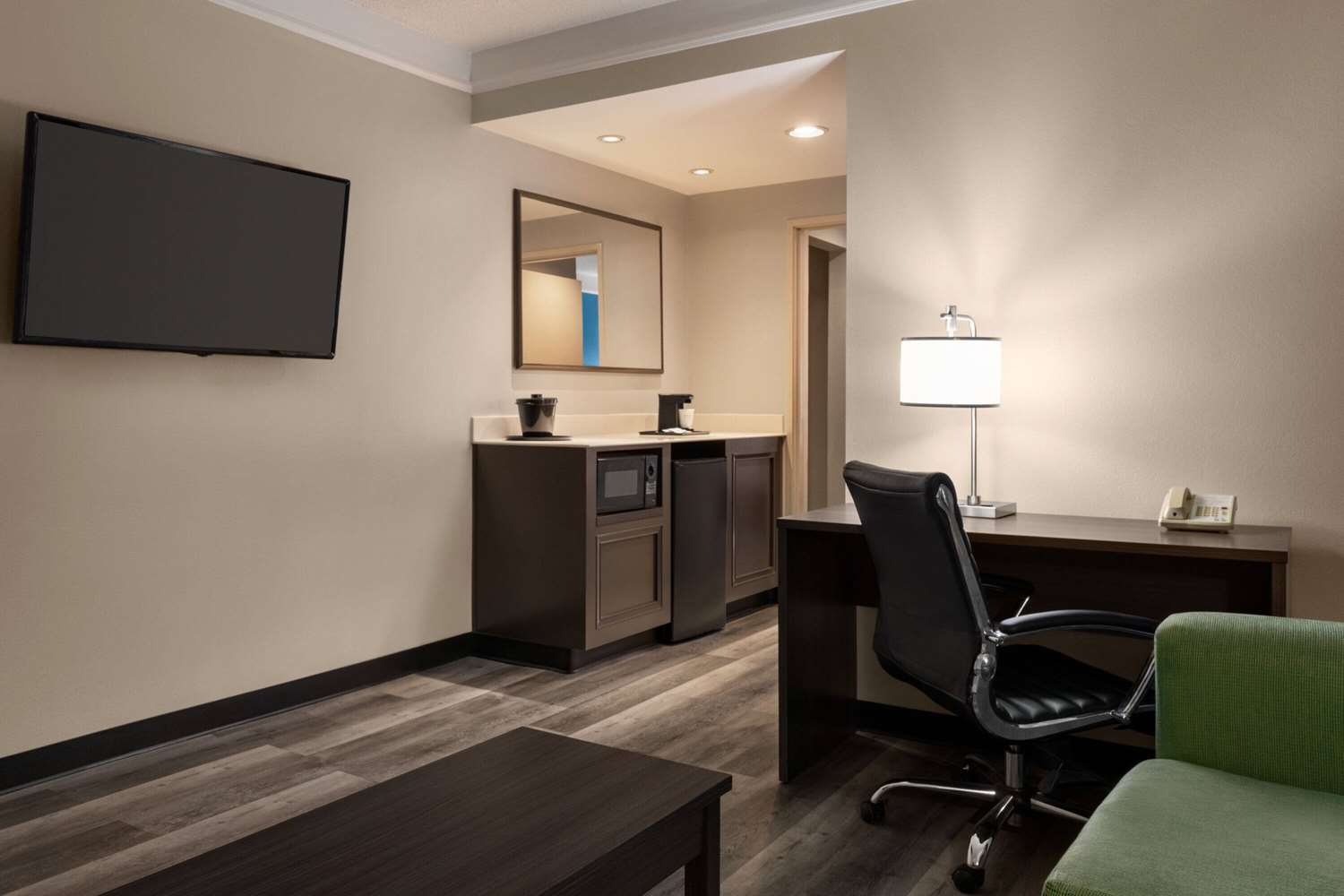 Фото La Quinta Inn & Suites by Wyndham Madison American Center