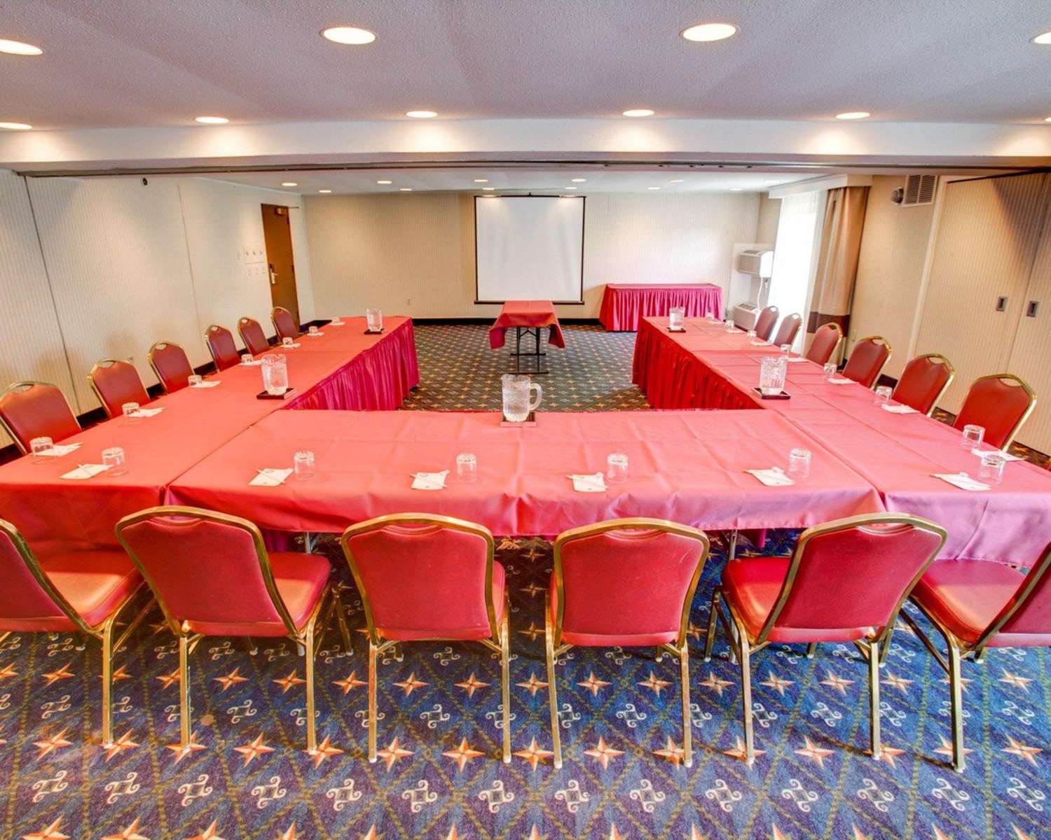 Фото Comfort Inn Conference Center