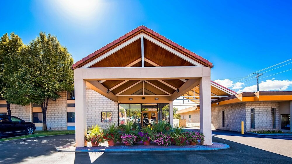 Фото Best Western Town & Country Inn