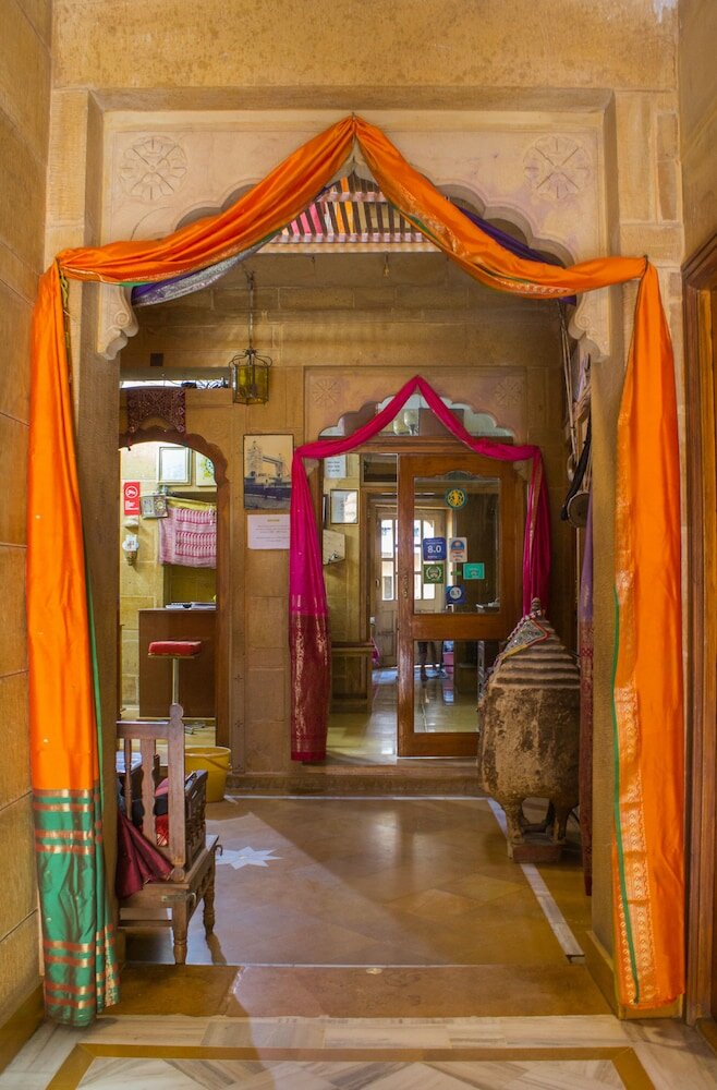 Фото Hotel Shahi Palace